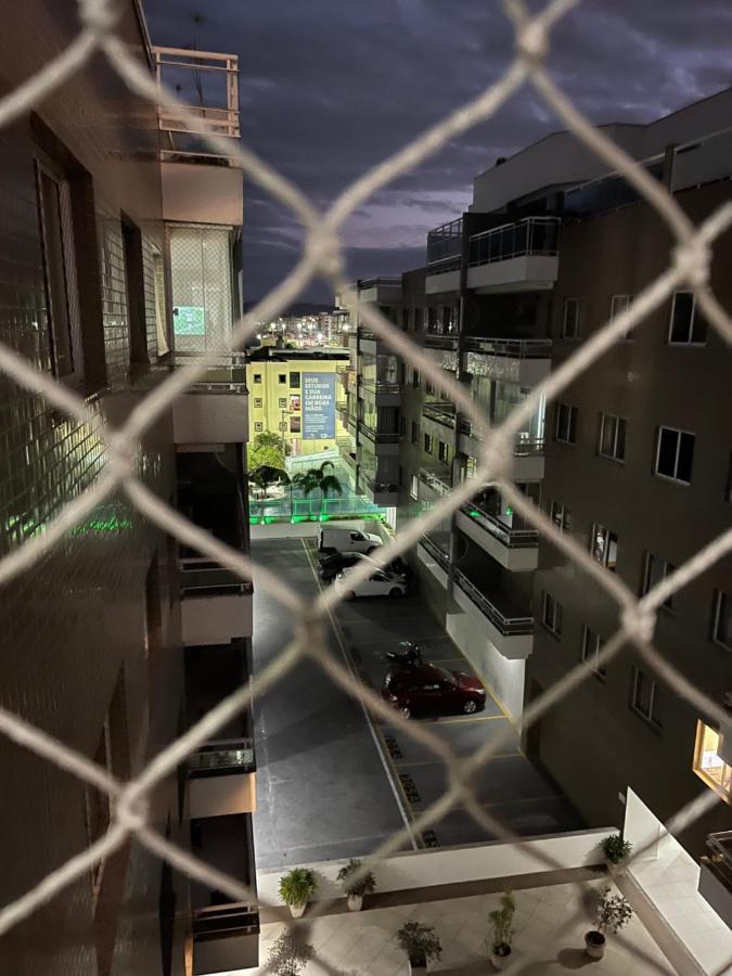 Apartamento com varanda e piscina Cabo Frio Exterior foto