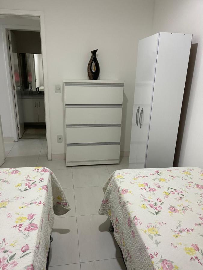 Apartamento com varanda e piscina Cabo Frio Exterior foto