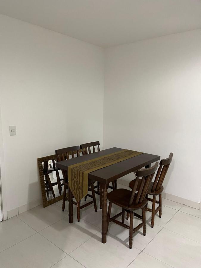 Apartamento com varanda e piscina Cabo Frio Exterior foto